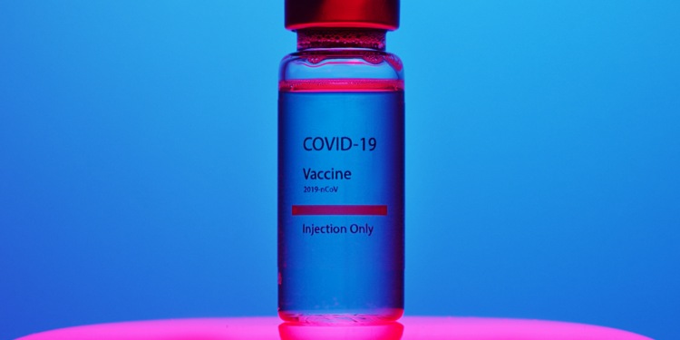 ¿Cuánto dura la vacuna de refuerzo contra la COVID?