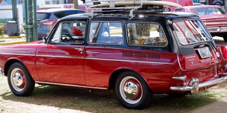 Cataño Fever: Los autos clásicos brillan en el Malecón