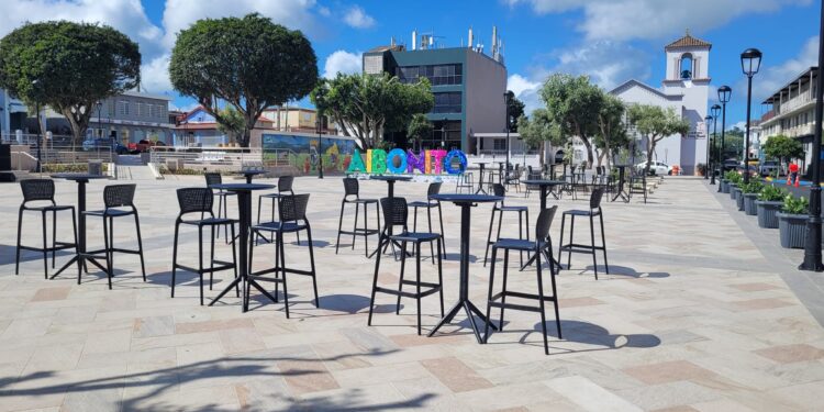 Aibonito organiza un evento de celebración al amor en su plaza pública