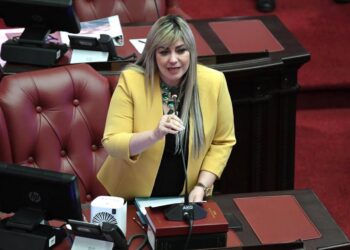 Senadora exige a la Junta mantener el presupuesto para el cuidado de adultos mayores