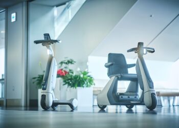 Toyota presenta solución de movilidad para adultos mayores