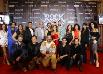 Anuncian tercera función de la comedia musical Rock of Ages