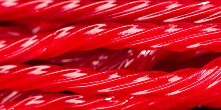 Lo que debes saber del colorante rojo No. 3 y su prohibición