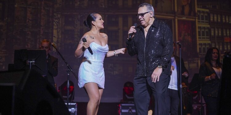 Tito Nieves inaugura su gira “50 Años – La Historia” con tres conciertos a lleno total