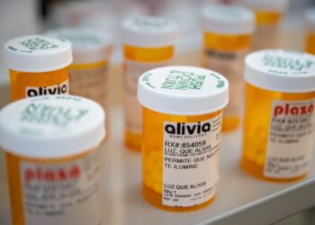 Lanzan en Puerto Rico etiquetas luminiscentes para tomar medicamentos de forma segura en la oscuridad