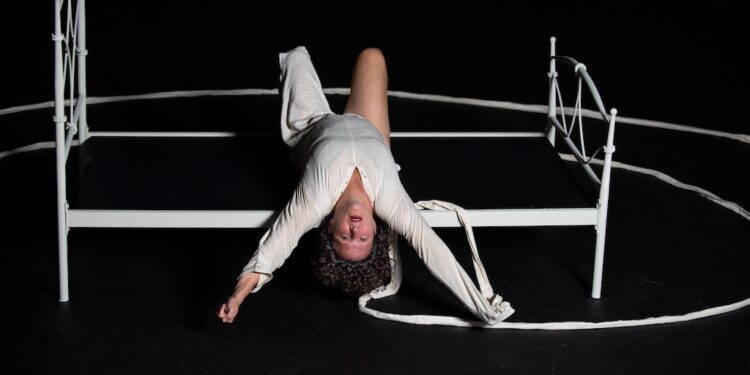 Teresa Hernández regresa a escena con la pieza experimental Prometea Cansada