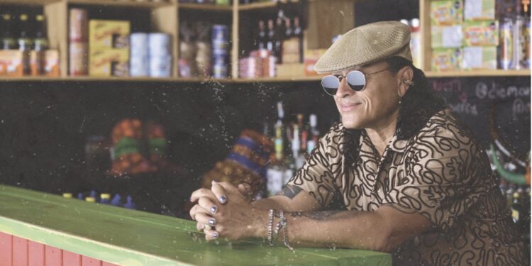 Elvis Crespo renueva la oferta de su “Colmadito”