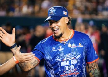 Javy Baez anuncia torneo de golf para apoyar comunidades en necesidad