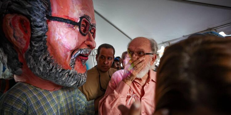 Emocionado Jacobo con su homenaje en las Fiestas de la Calle San Sebastián