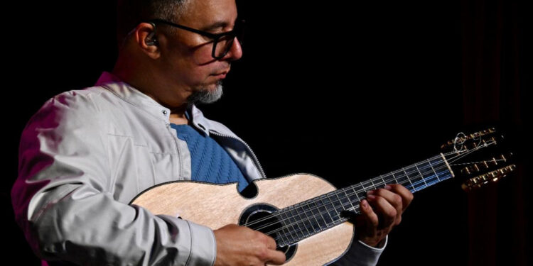 Sonará su cuatro con mucho amor en Mayagüez