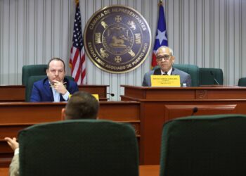 Impulsan catalogar cuido prolongado para adultos mayores como servicio esencial