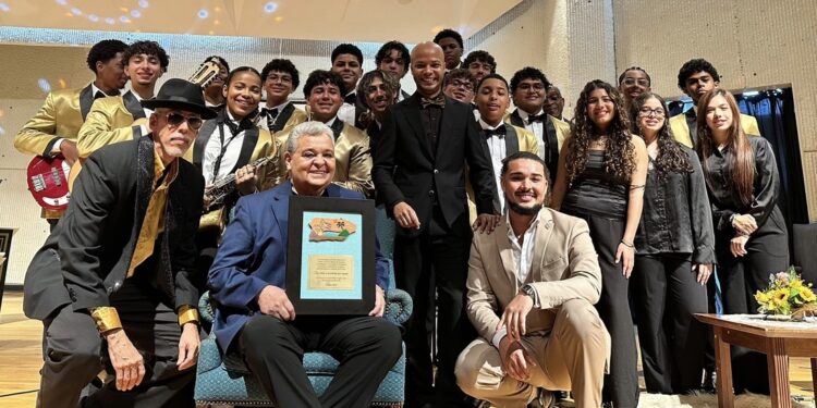Estudiantes de la Libre de Música le rinden un sonoro homenaje a Richie Ray