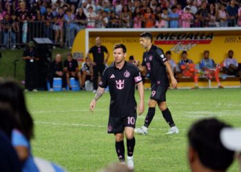 Un gol de Messi, emoción y una noche intensa en el Loubriel