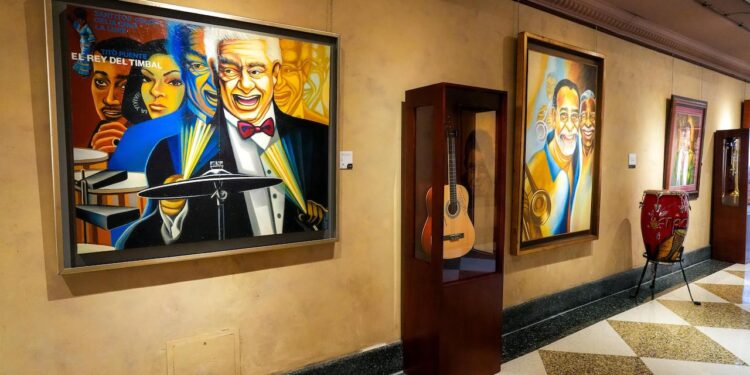 Senado inaugura exposición “Idilio” como homenaje a Willie Colón