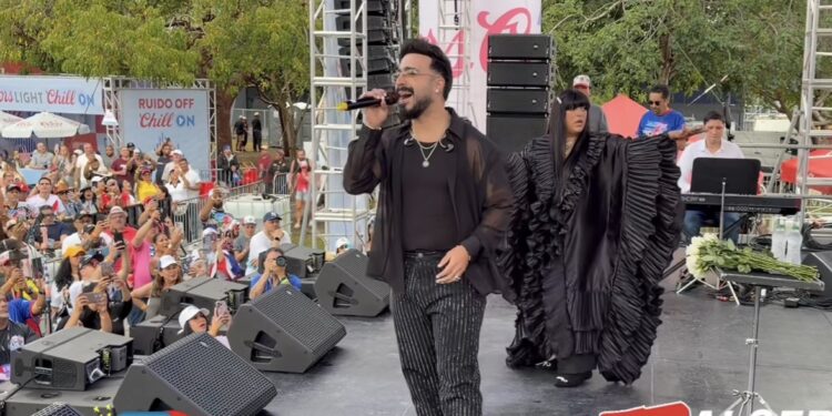 Hoy se bailó salsa bajo la lluvia