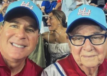 Abrazo solidario a Raymond Arrieta ante la partida de su padre