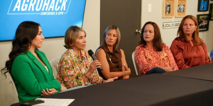 Agricultoras locales celebran sus logros en una industria dominada por hombres