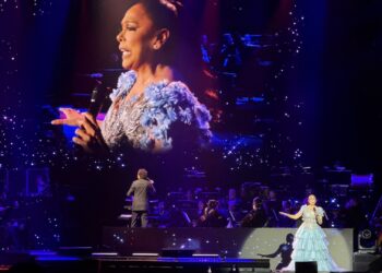 Isabel Pantoja, divina en su “50 Aniversario”