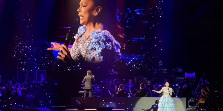 Isabel Pantoja, divina en su “50 Aniversario”
