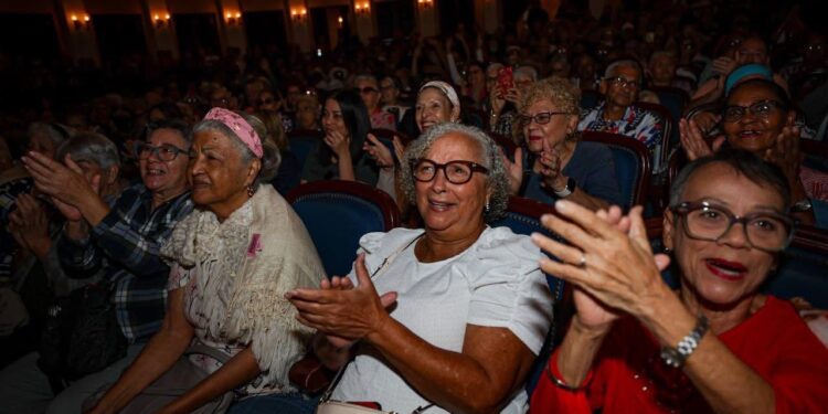 Alegre inicio del Mes del Adulto Mayor en San Juan