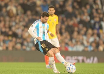 Ser zurdo tiene mucho valor en el fútbol… ¿Sabes por qué?