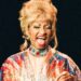 Llega a Puerto Rico exhibición que celebra el estilo único de Celia Cruz