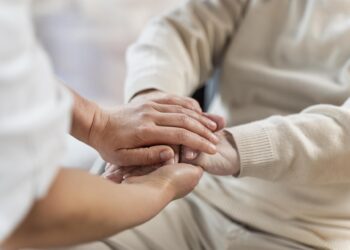 Ofrecen educación gratuita para los cuidadores
