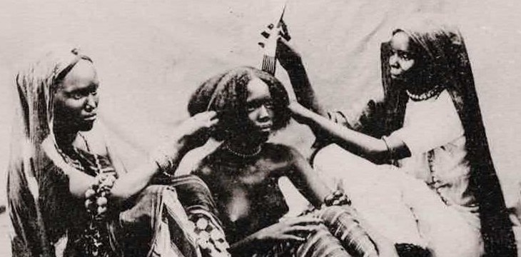 Humacao exhibe “El Peine Afro: una historia de identidad y resistencia”