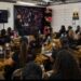 Taller gratuito ofrece herramientas de seguridad y defensa personal para mujeres