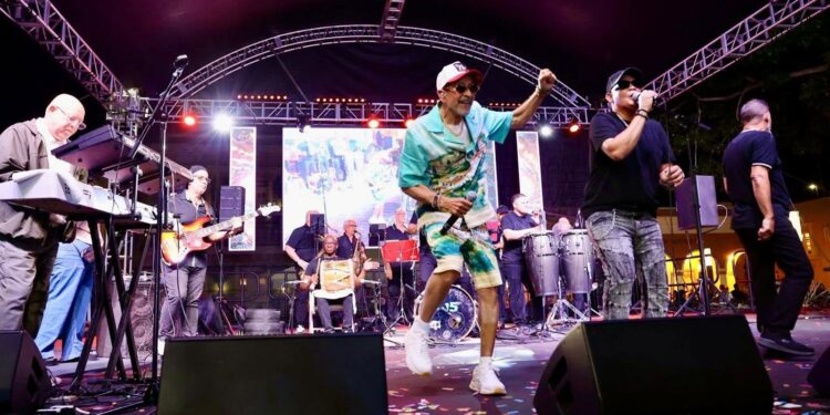 Música, risas y arroz con pollo para saborearse el fin de semana