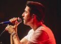 Álex Ubago trae romance, nostalgia y grandes canciones